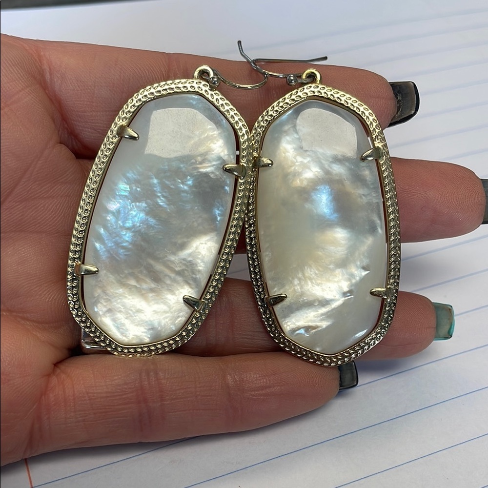 Kendra Scott Silver and White Earrings with Elegant Design. Danielle style